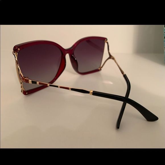 GUCCI GG0592SK Red Frame Gradient Light Red Oversized Sunglasses. - Picture 2 of 10